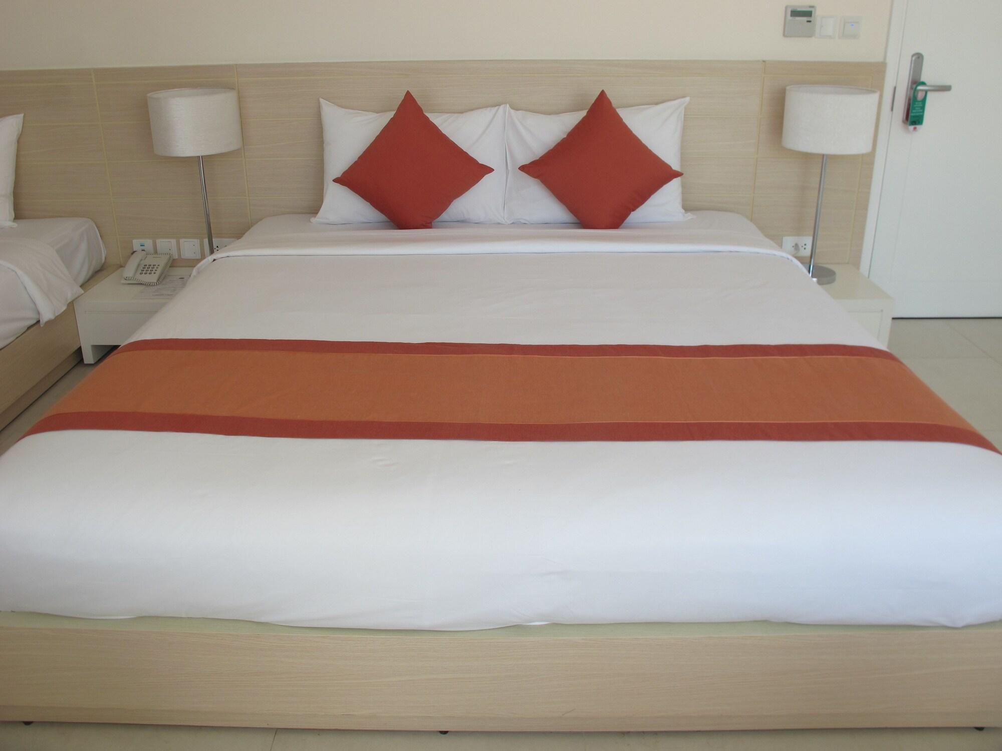 Nhi Phi Hotel На Транг Екстериор снимка