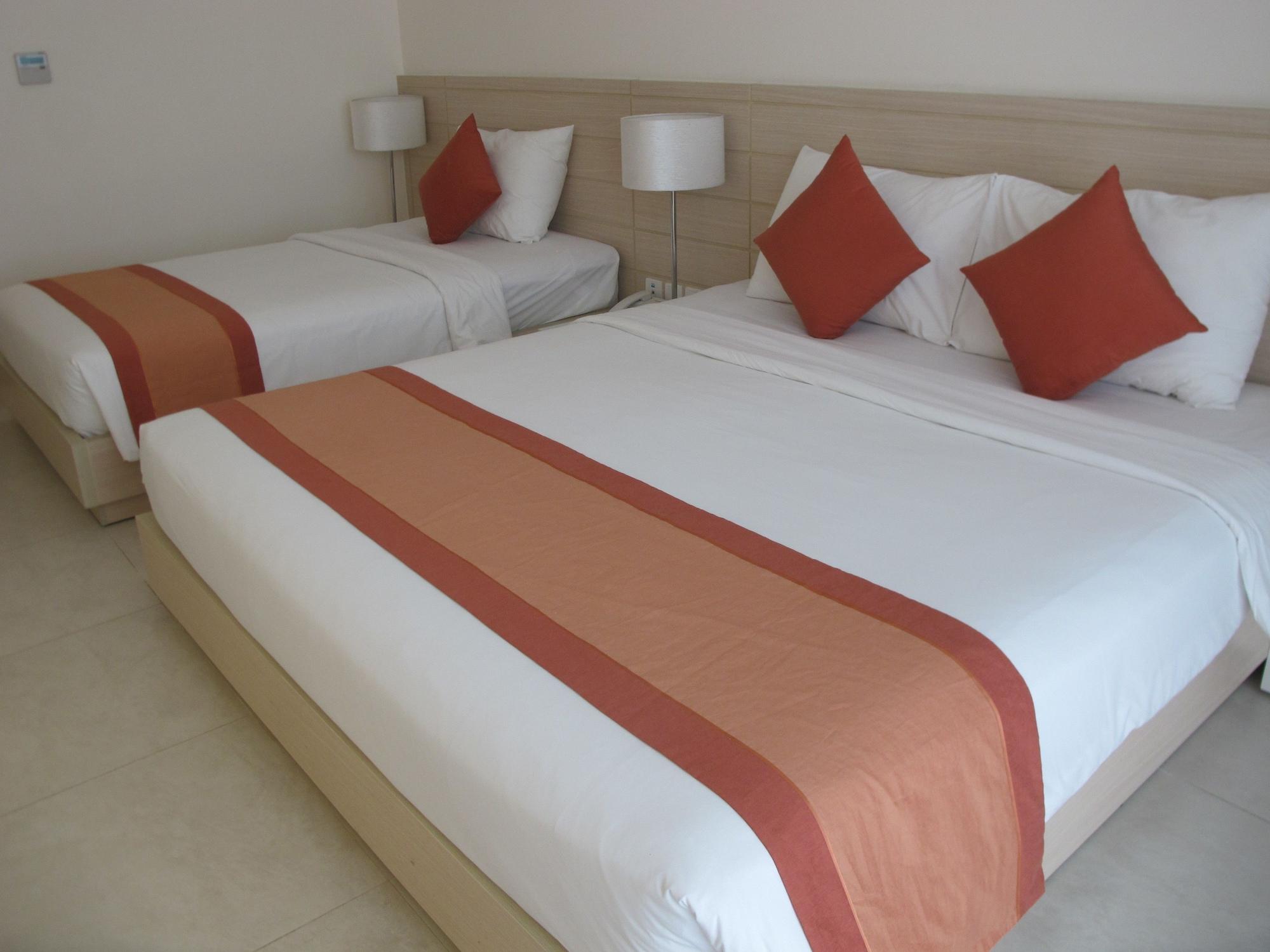 Nhi Phi Hotel На Транг Екстериор снимка