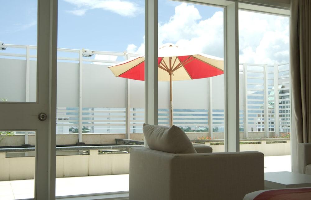 Nhi Phi Hotel На Транг Екстериор снимка