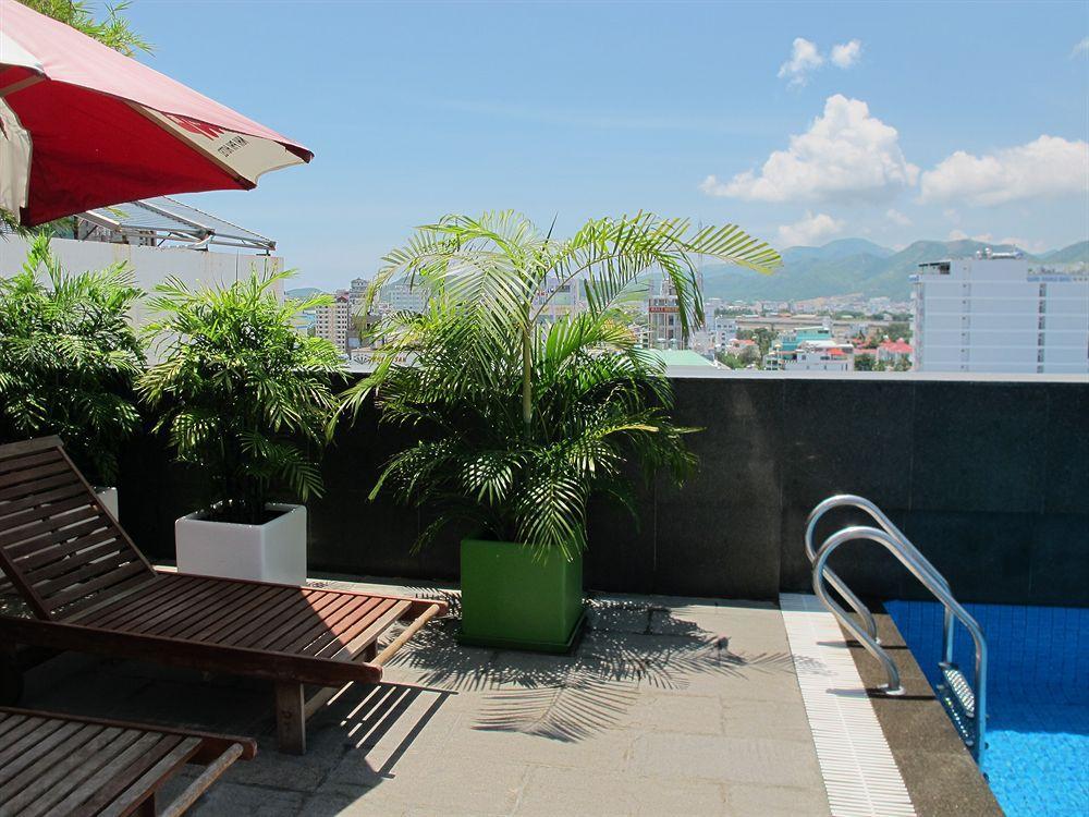 Nhi Phi Hotel На Транг Екстериор снимка