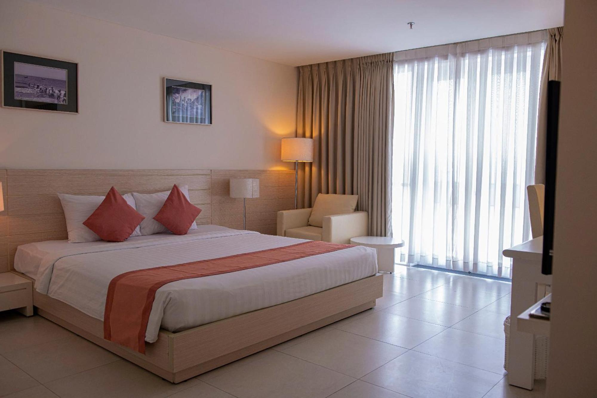 Nhi Phi Hotel На Транг Екстериор снимка