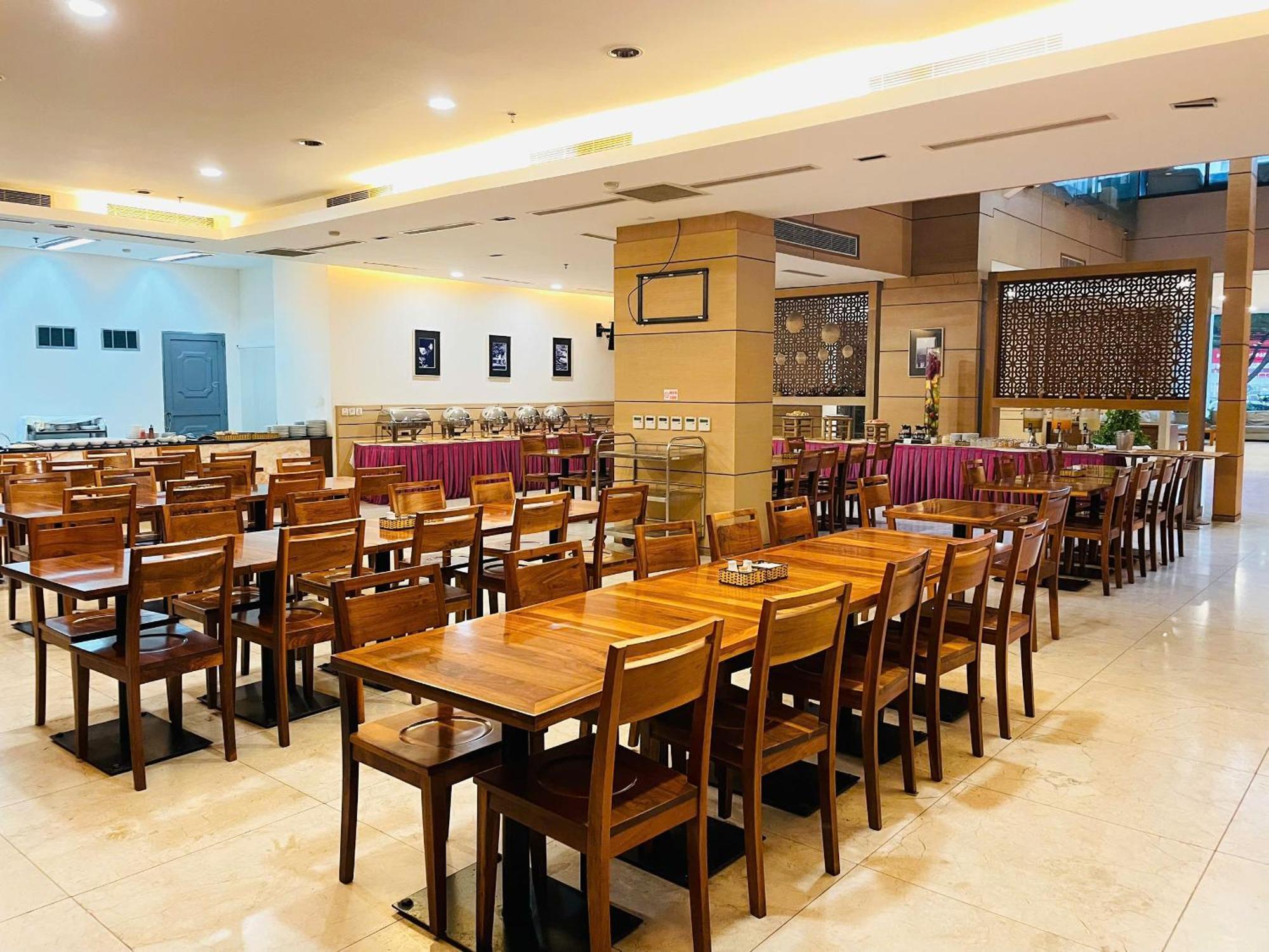 Nhi Phi Hotel На Транг Екстериор снимка